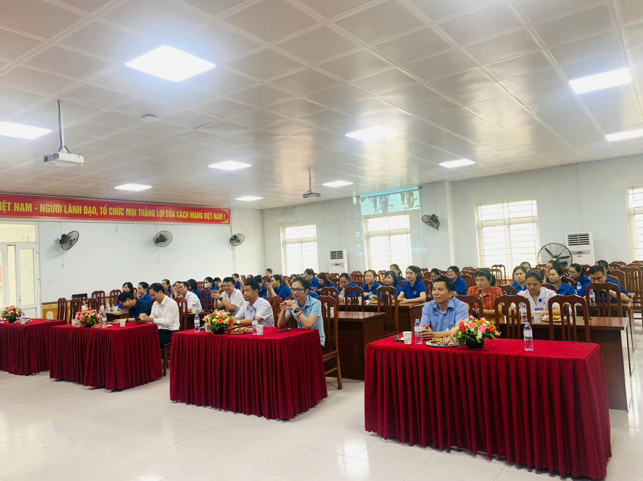 z7664422119848 dc040a1f8421a4448652d0245bdf75d5