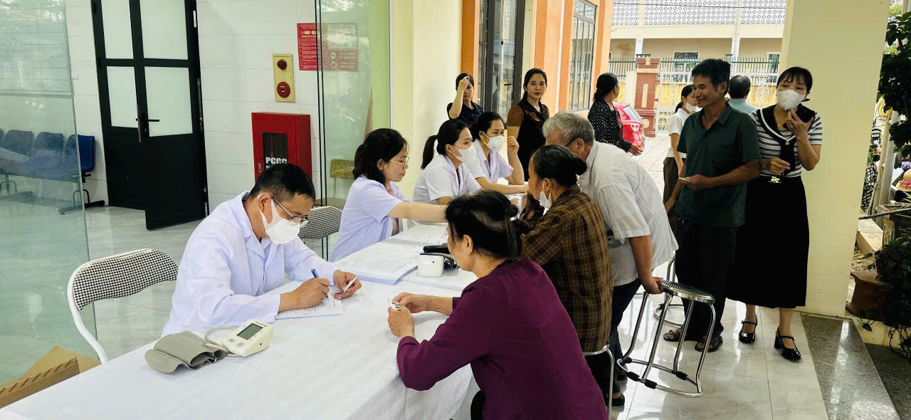 BỆNH VIỆN PHỔI BẮC NINH SỐ 1 TĂNG CƯỜNG SÀNG LỌC, PHÁT HIỆN SỚM BỆNH LAO VÀ LAO TIỀM ẨN TẠI PHƯỜNG TÂN TIẾN